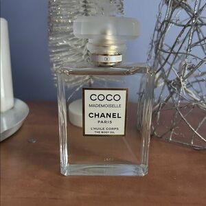 CHANEL Coco Mademoiselle Body Oil with Silver Accents